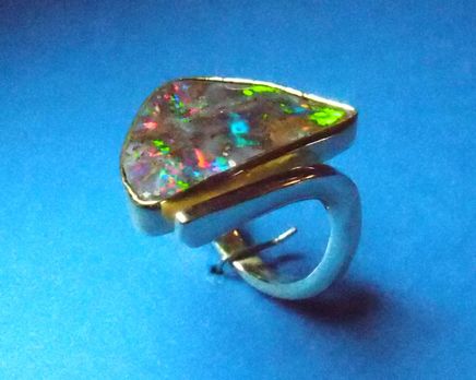 14 karat ring med Opal